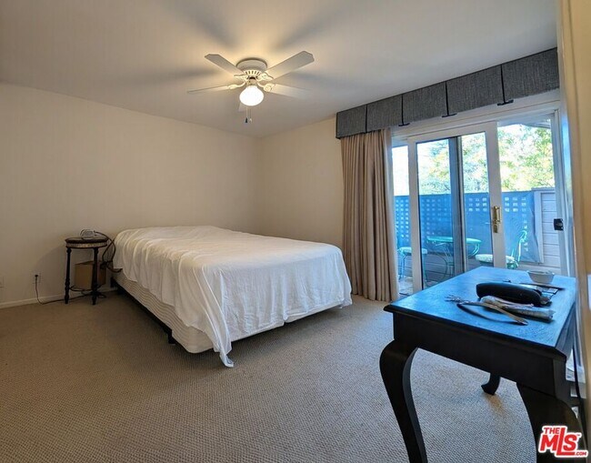 Building Photo - 430 Via Colinas