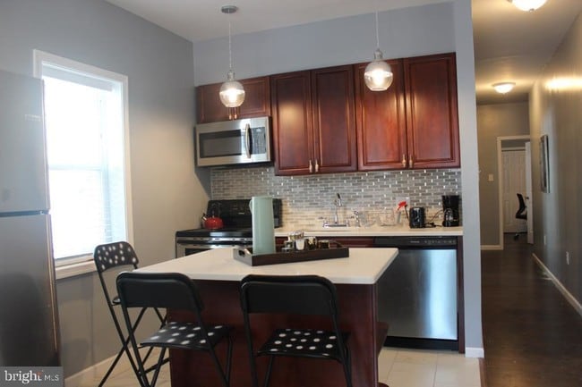 Building Photo - 5923 N Broad St