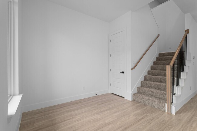 Building Photo - 8926 Lowell St