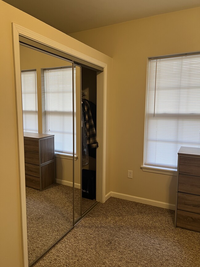 Bed room closet mirrored - 532 N Morton St