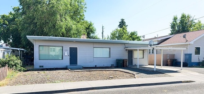 Primary Photo - Welcome to this Charming 3 bedroom, 2 bath...