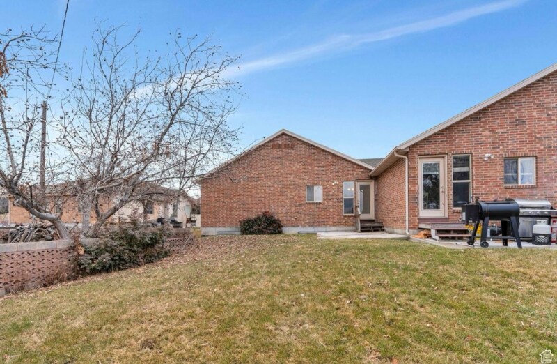 Building Photo - 1145 E 200 S