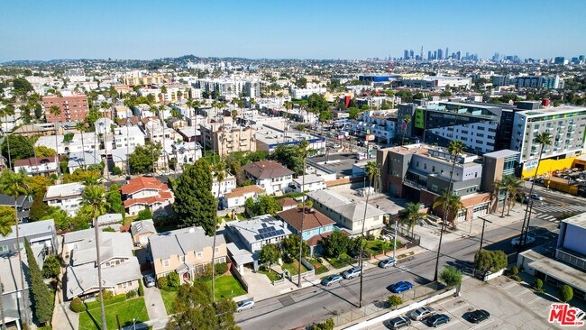 Building Photo - 1728 N Van Ness Ave