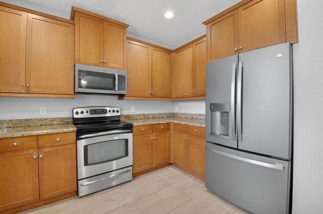 Building Photo - 18196 Clear Brook Cir