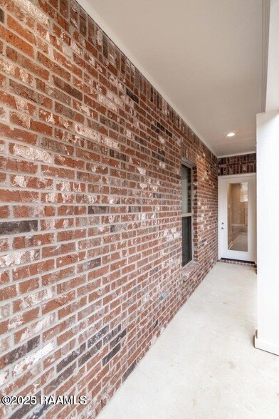 Building Photo - 115 Millie Park Dr