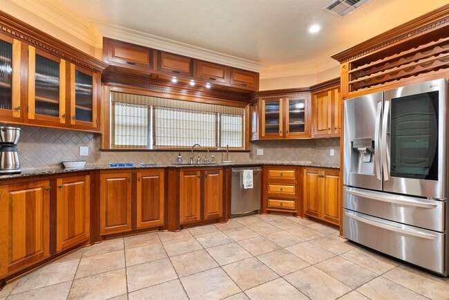Building Photo - 5004 Cypress Lake Dr
