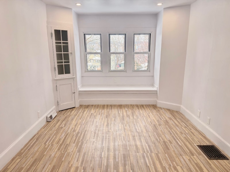 Building Photo - 112 Hawthorne Ave