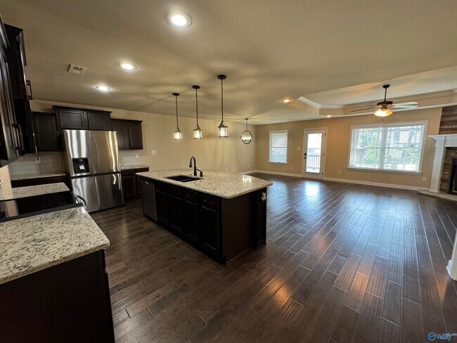 Building Photo - 120 Meadowglade Ln