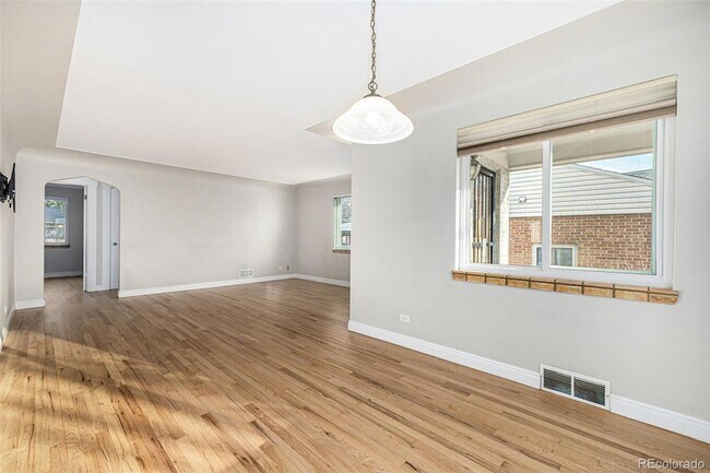 Building Photo - 1150 S Jackson St