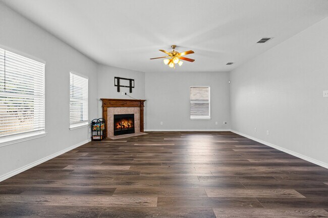 Building Photo - 12404 Pinestraw Rd