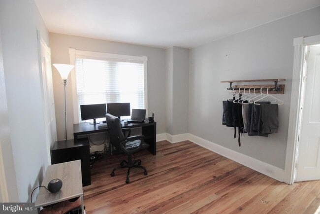 Building Photo - 141 W Mulberry St