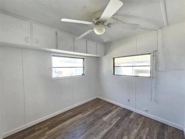 Building Photo - 321 3rd St Dr W