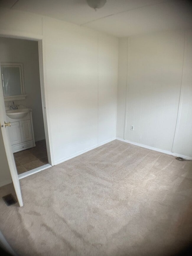 Building Photo - 2 bedroom 2 bath mh for rent!