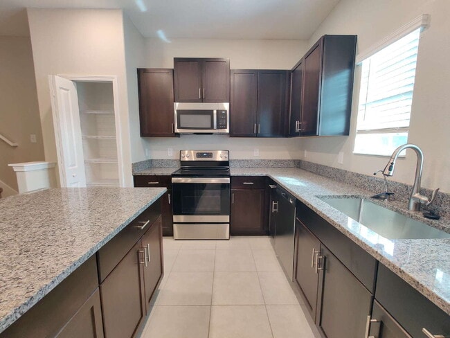 Building Photo - 4728 Pickering Harbor Pl