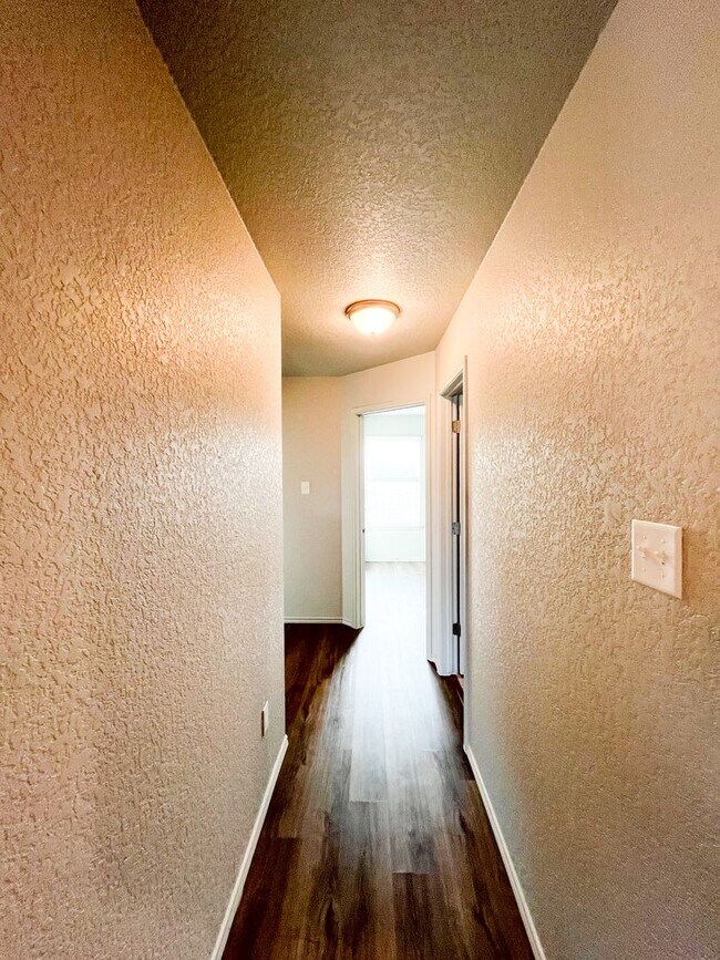 Building Photo - 1606 Risen Star Ln