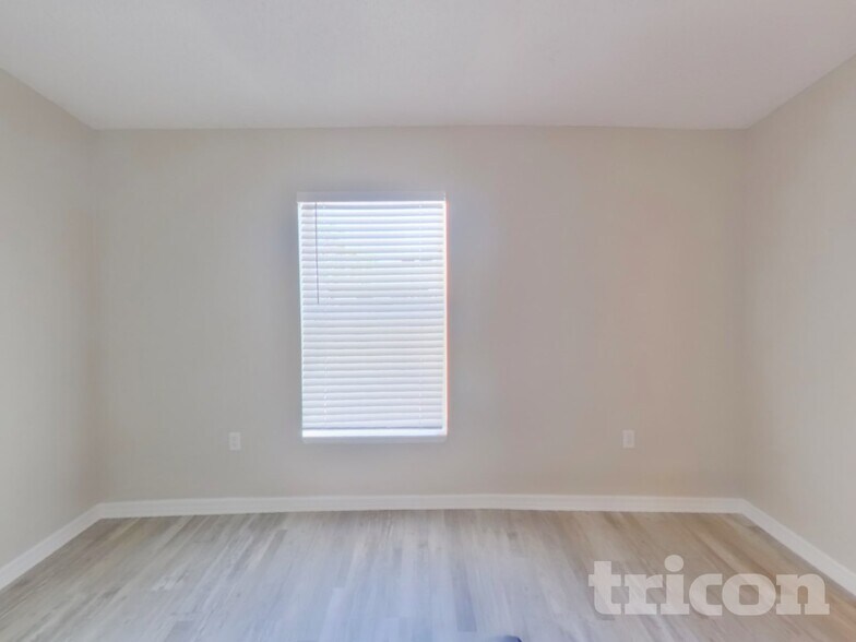 Building Photo - 981 Yellowbird Ave