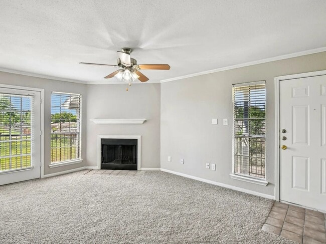 Building Photo - 4211 Clay Hill Dr