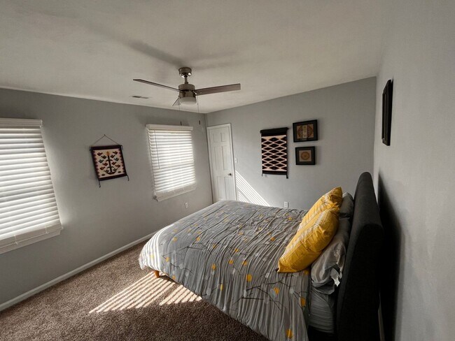 Building Photo - Beautifully 4-Bedroom Home in Desirable Vi...