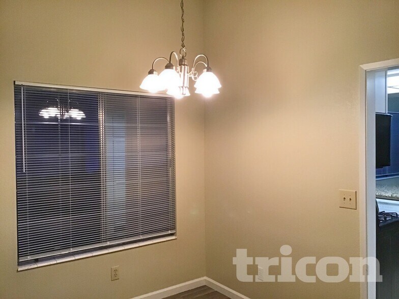 Building Photo - 2020 Burnside Dr