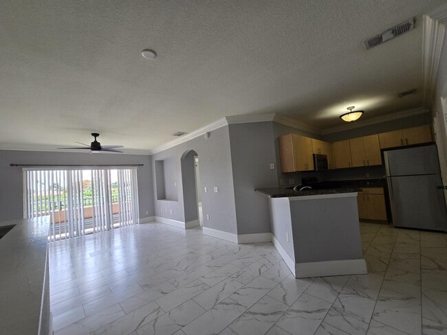 Building Photo - 504 Belmont Pl