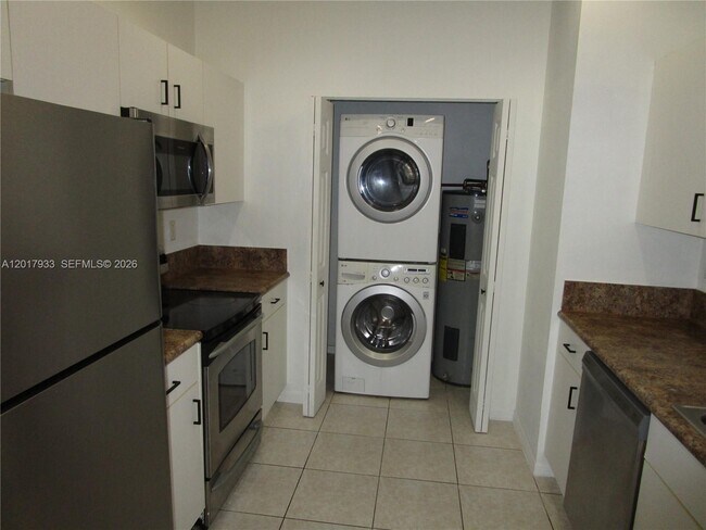 Building Photo - 2261 NE 42nd Cir