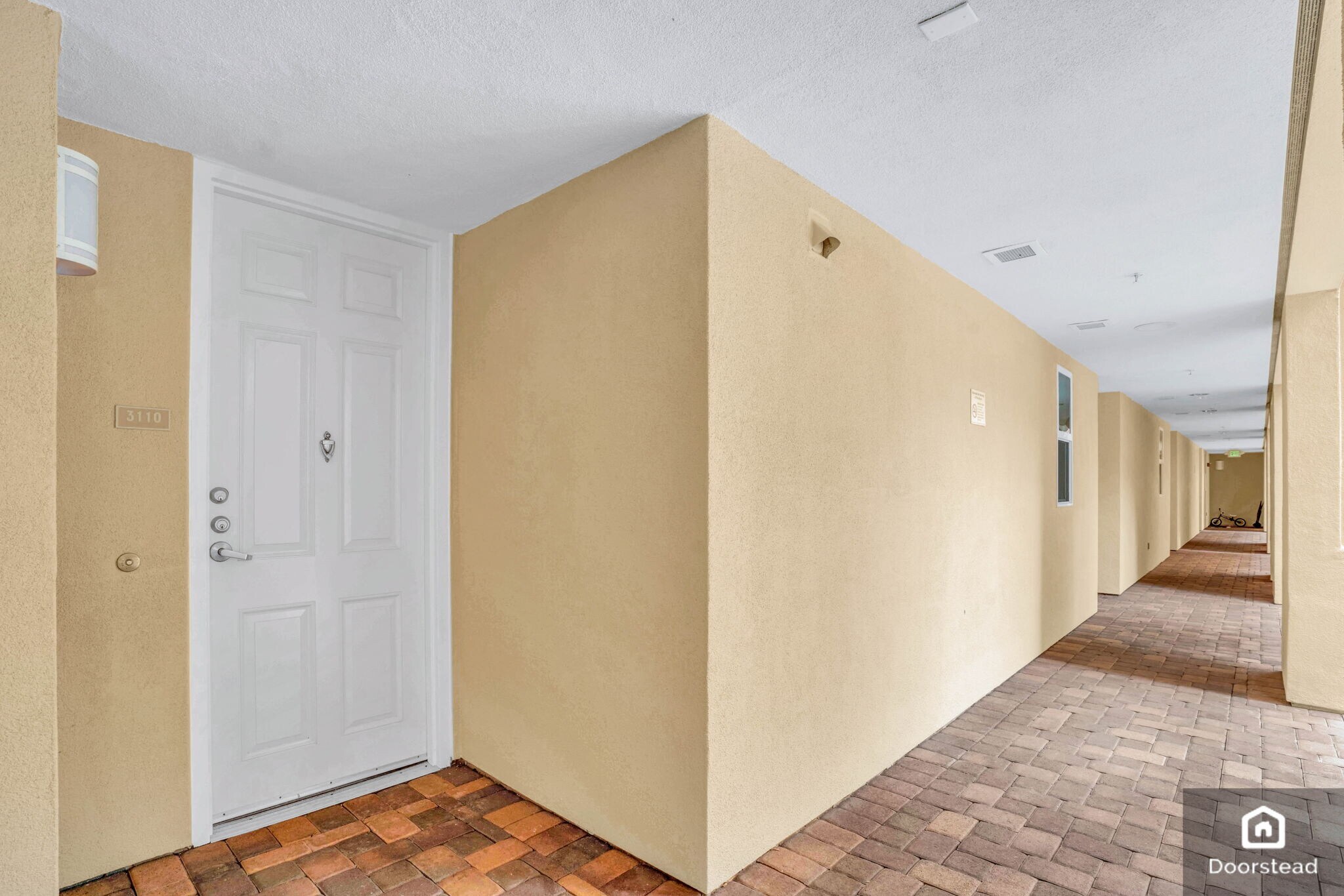 Building Photo - 301 Crescent Ct