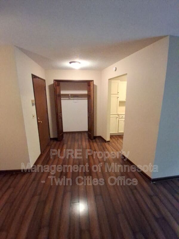 Building Photo - 5231 Balmoral Ln