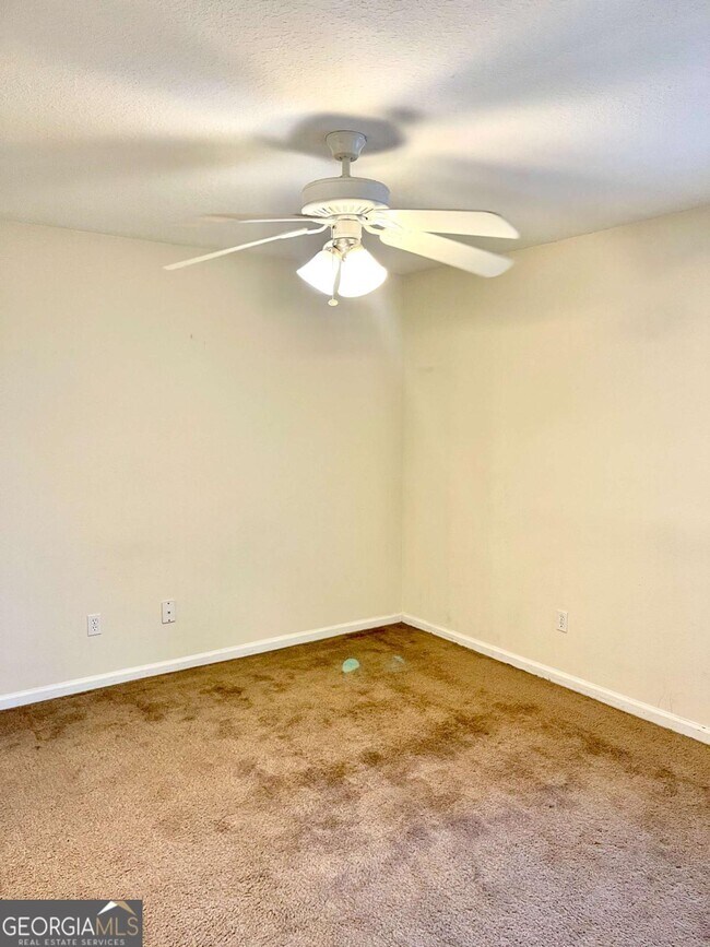 Building Photo - 409 Lawnwood Ct