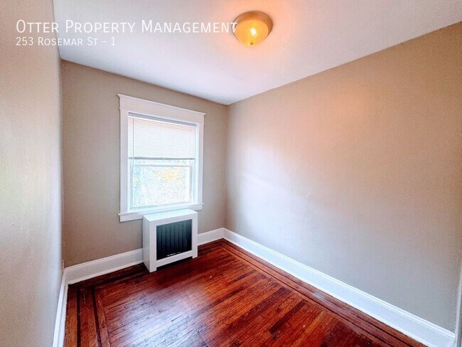 Building Photo - 253 Rosemar St