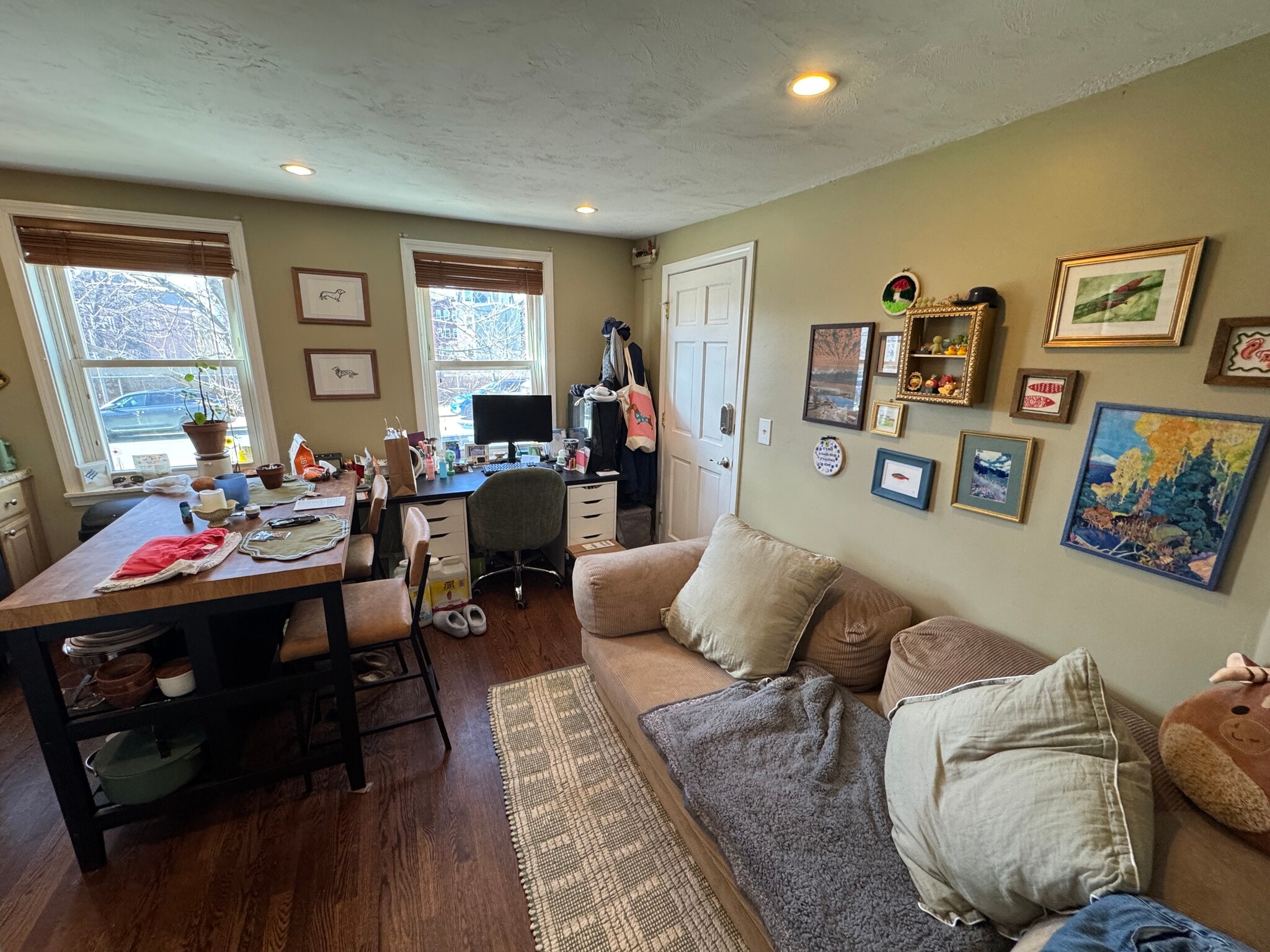 Building Photo - 735 Somerville Ave