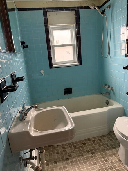 Building Photo - 261 E St