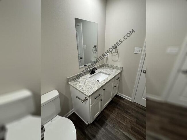 Building Photo - 18 Edward Dr