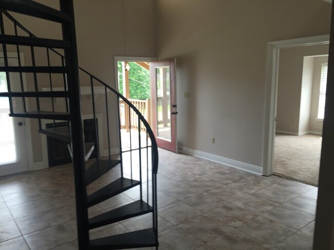 Building Photo - 15261 Jones Creek Village Ave