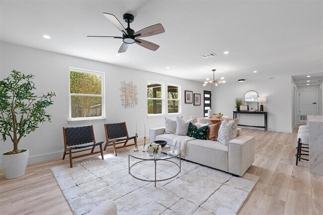 Building Photo - 5604 Overbrook Dr