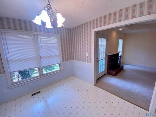 Building Photo - 218 Marlboro Way