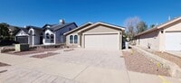 Building Photo - Adorable 3 bedroom, 2 bath apartment in East El Paso!