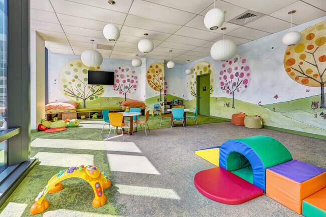 Building Photo - 33 Park View Ave