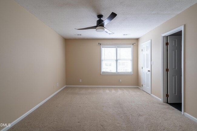 Building Photo - 5419 Sharpe Dr