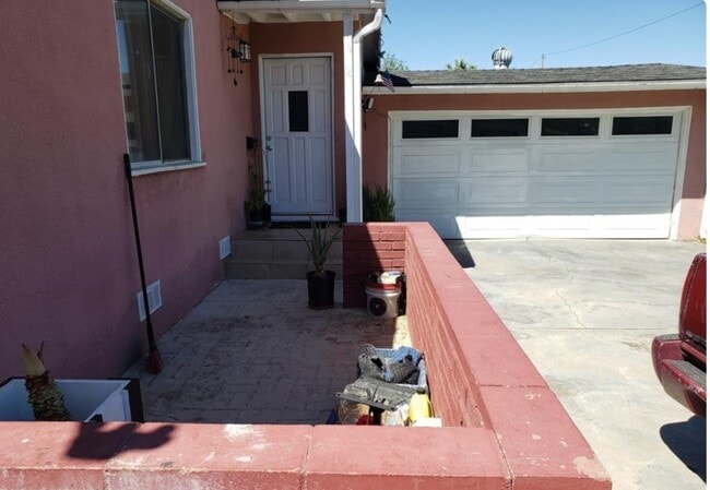 Building Photo - 44015 Heaton Ave