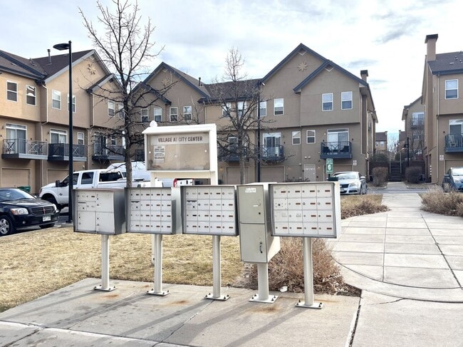 Building Photo - Newly updated 3bd 2.5 bath townhome for rent Aurora CO 80012