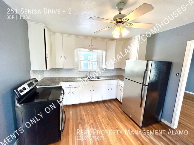 Building Photo - **APPLICATION RECEIVED** *MOVE IN SPECIAL!...