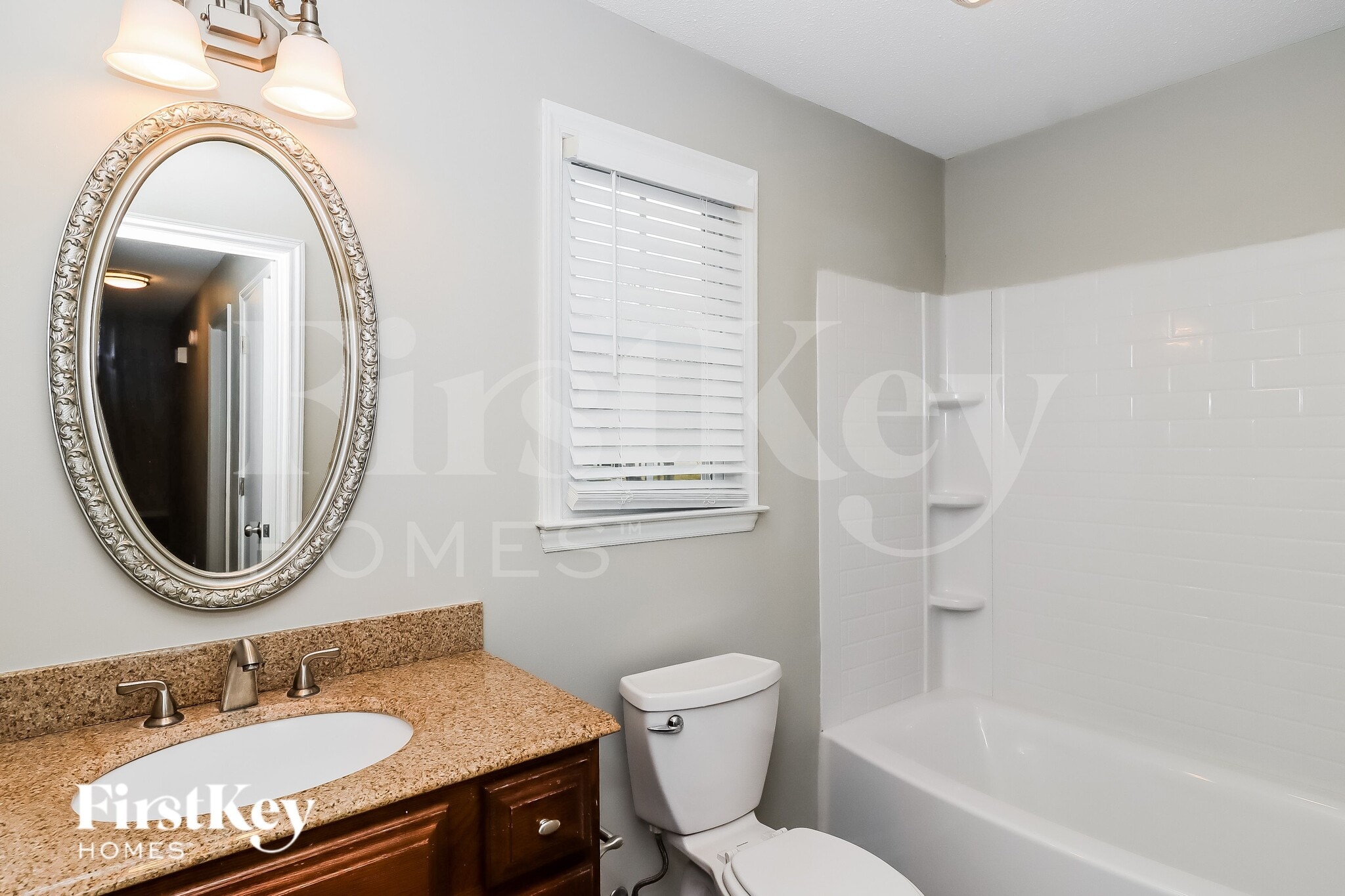 Building Photo - 4842 Greenwood Dr