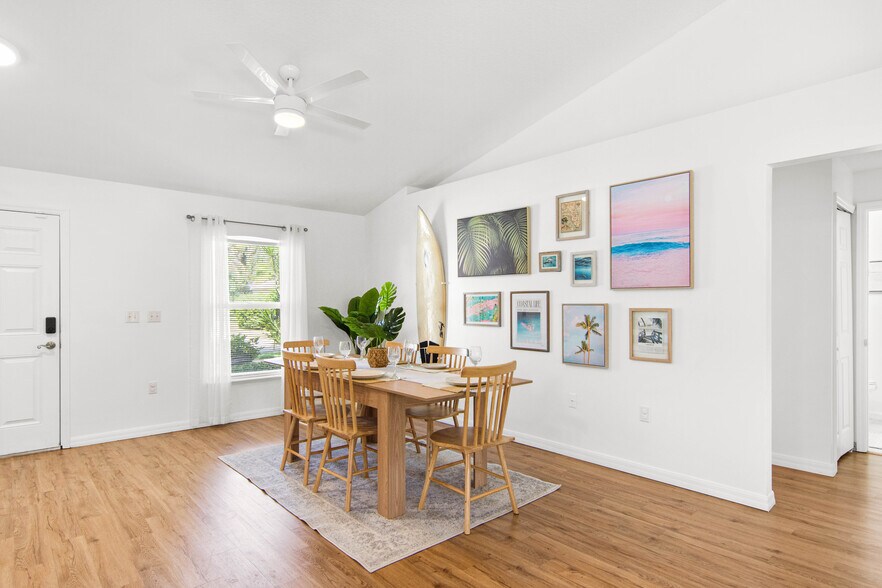 Building Photo - 2470 Compass Pointe Dr