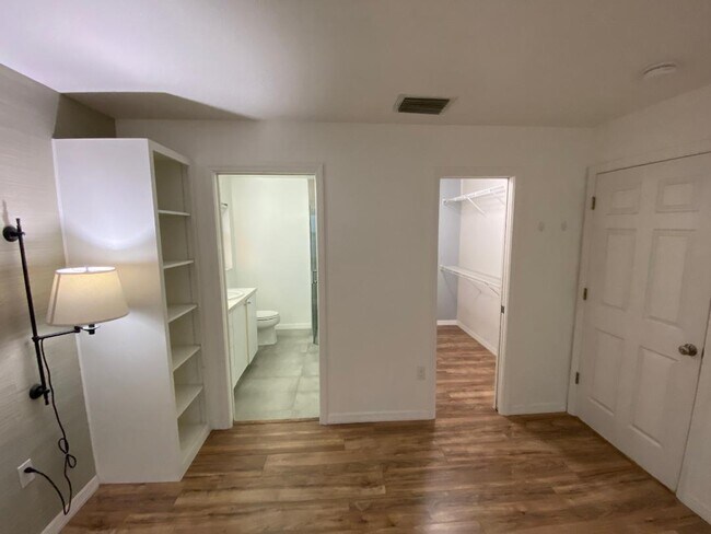 Building Photo - 4217 Malden Dr