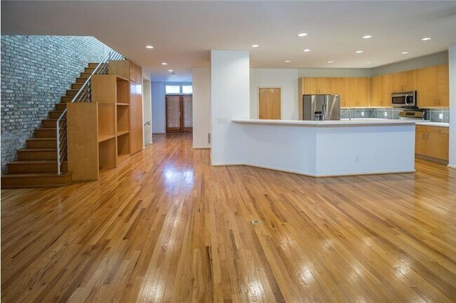 Building Photo - 1255 Apple Valley Rd NE