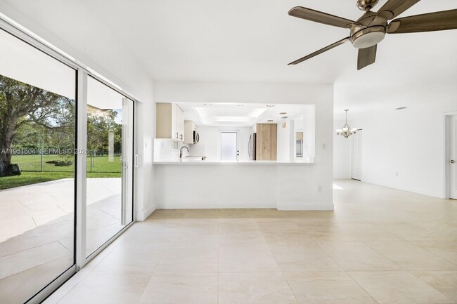 Building Photo - 2045 SW 125th Ct