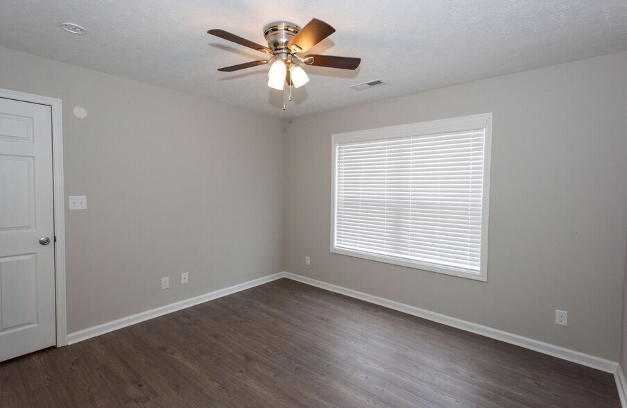 Building Photo - 5339 Avery Woods Ln