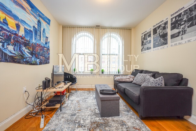 Building Photo - Symphony Apartments