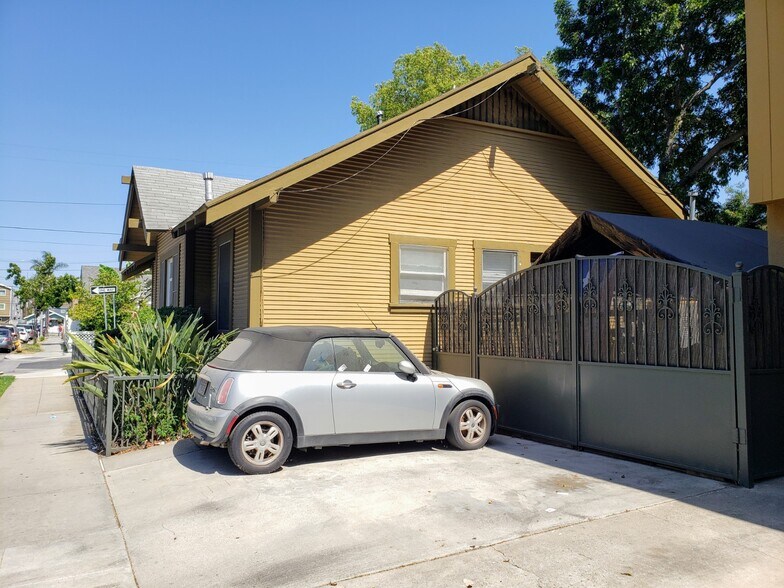 Building Photo - 495 Gaviota Ave