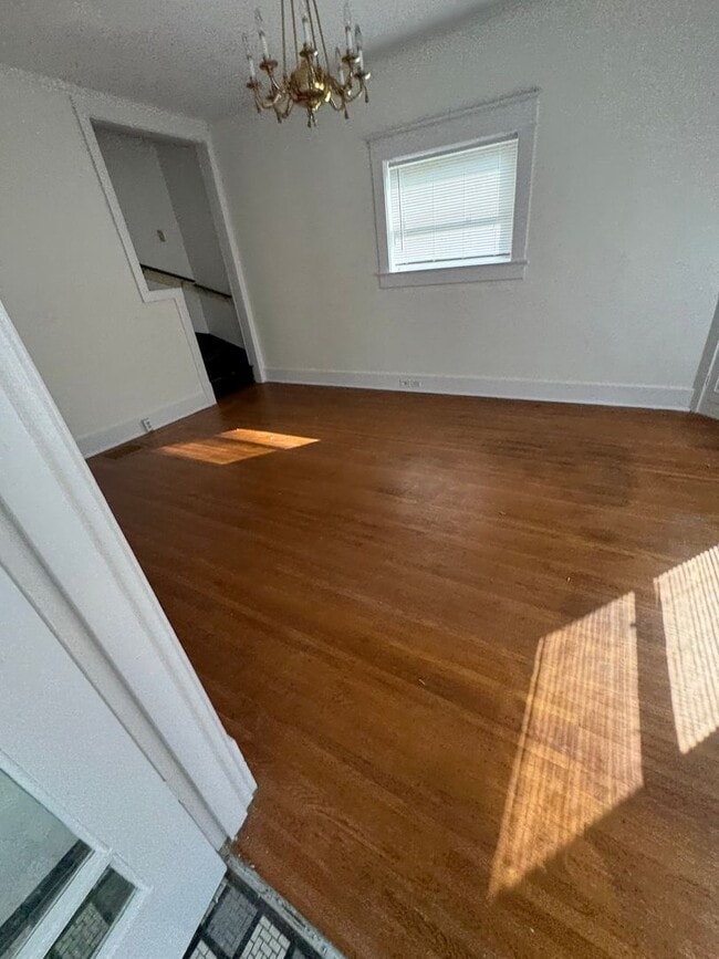 Building Photo - Wonderful 2 bed 2 bath in the heart of the...